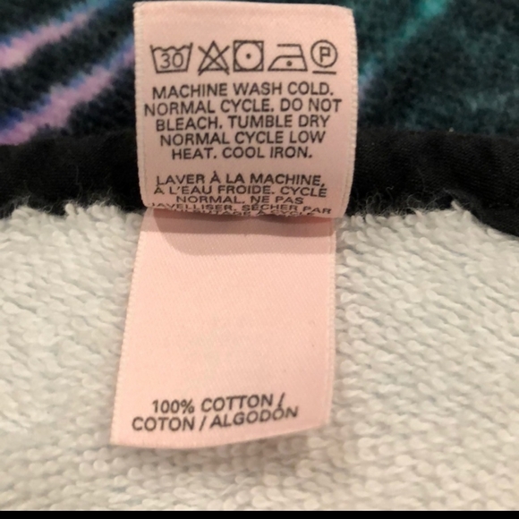 Victoria's Secret towel - Picture 3 of 9